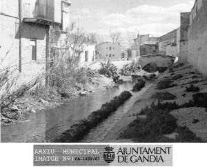 Icon of Thomas Archivo CA-14596 ACEQUIA DEL AHUIR TRASERA DE LAS CASAS DE  LA CALLE CULLERA