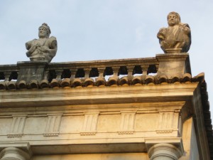 Icon of Ayuntamiento Remate De La Cornisa Y Bustos