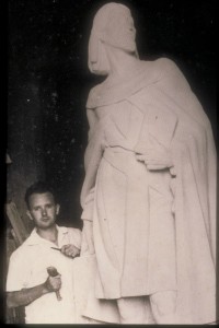 Icon of Estatua Ausias March Con Su Autor Jose Rausell